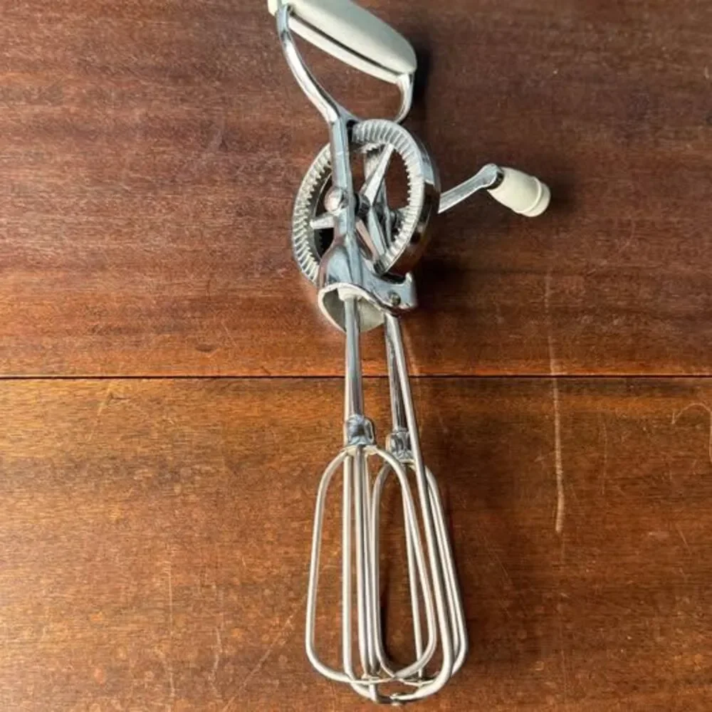 Vintage Hand Crank Egg Beater